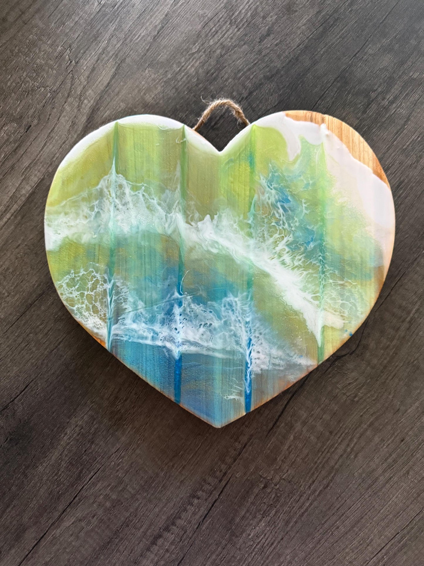 Ocean-Inspired Wall Art - Heart Shape - Coastal Escape: Dive into Tranquility